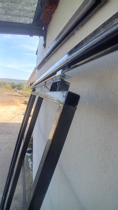 Estrutura metalica para porta ou portao de correr..