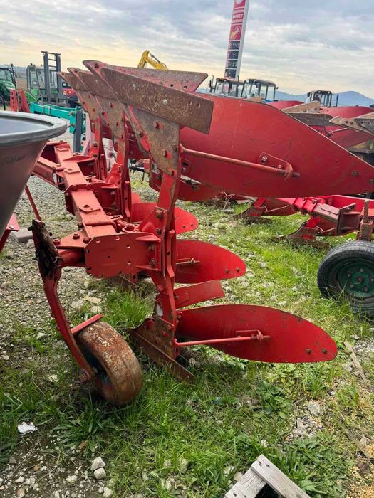 Оборотний плуг квернеленд