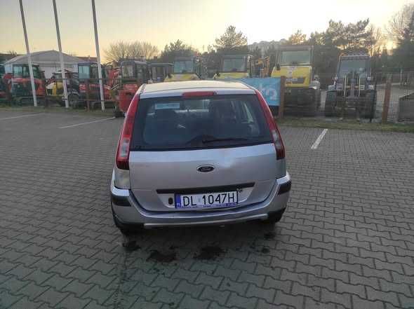 Sprzedaż samochódu
Ford Fusion 2006