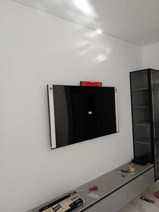 Повесить зеркало, бра, телевизор, люстру,картину Одесса