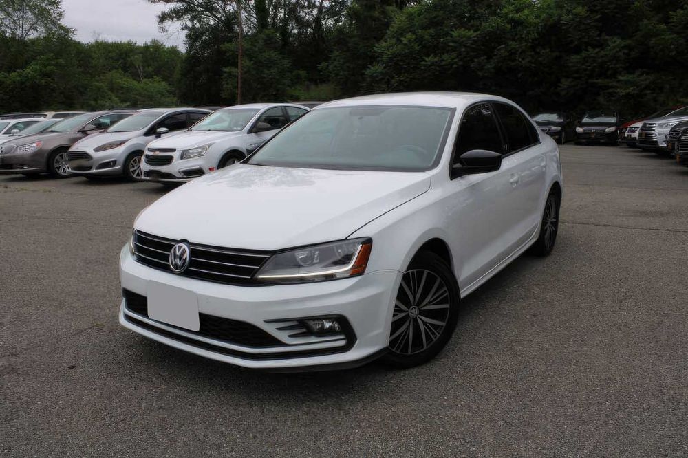 Volkswagen Jetta      2018