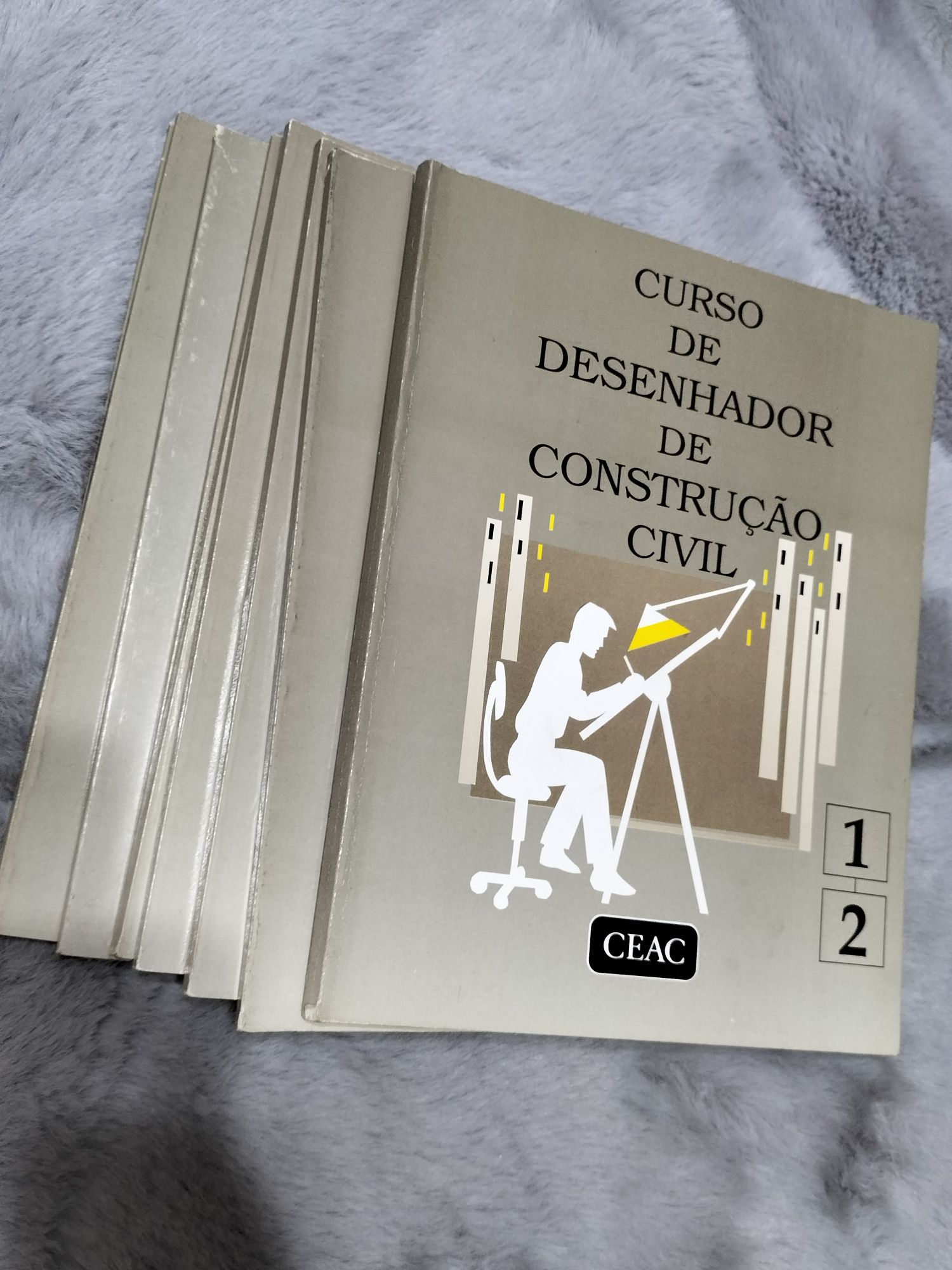 Manuais de desenhador de construção civil