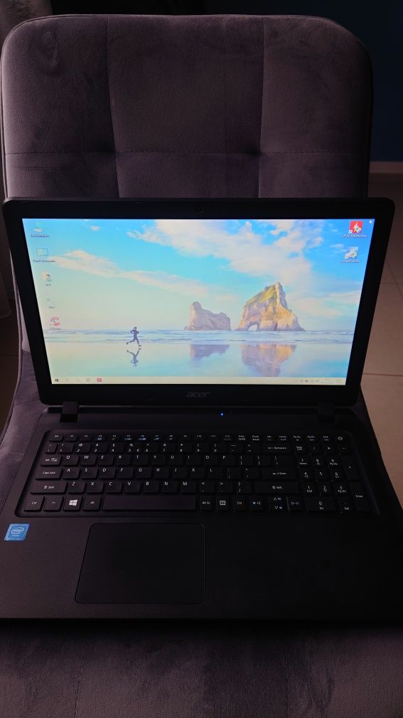 Laptop Acer ES1-533 SSD WIN10