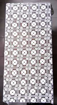 Toalha de mesa branca antiga em renda artesanal (quadrada)