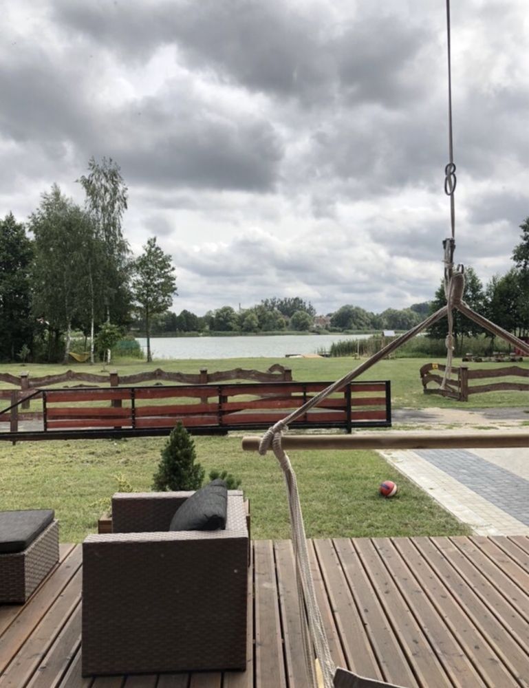 Dom Mazury, z własną linią brzegową
