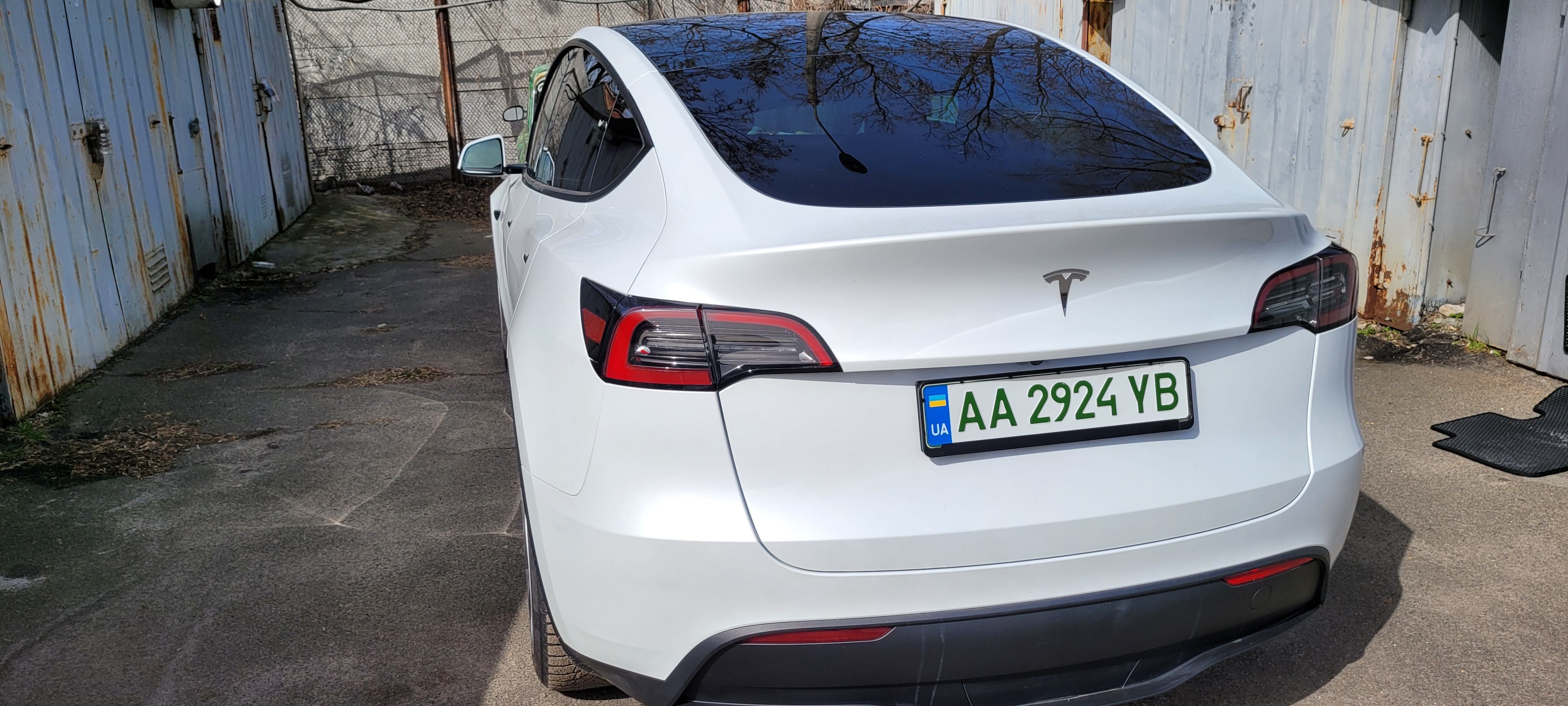 Tesla Model Y 2022 Європейська майже нова, гарантія