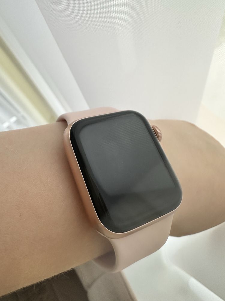 Apple watch zegarek seria 5 44mm GPS rose gold różowe złoto