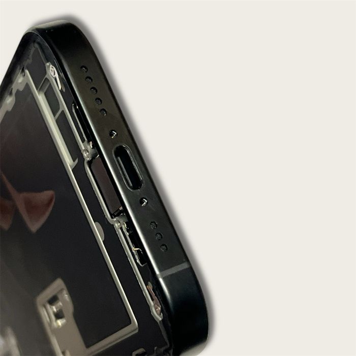 iPhone 16 pro uszkodzony bez ekranu