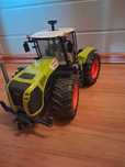 Traktor Claas Xerion 5000 Bruder