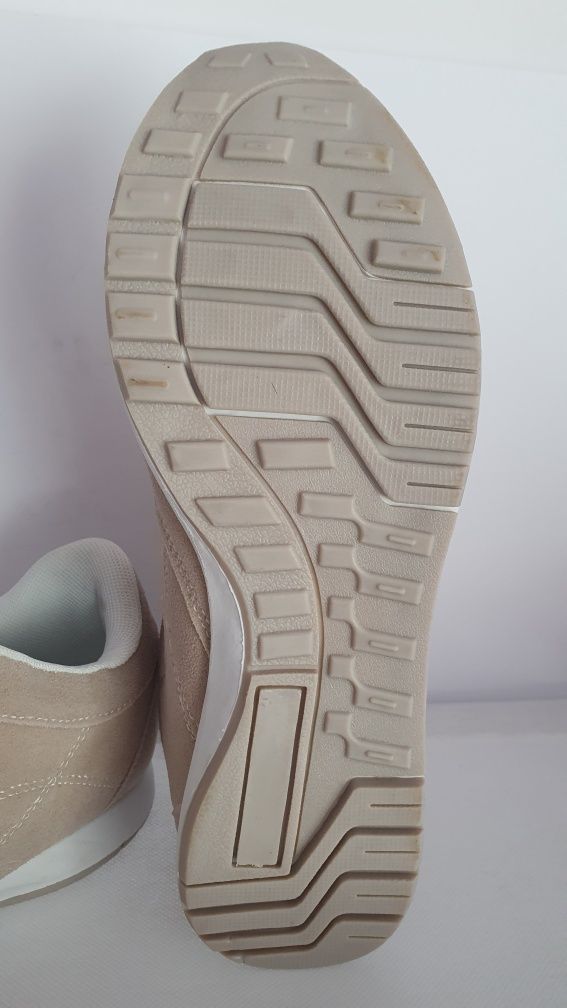 Buty sportowe Bpc Bonprix w modnym kolorze Rozmiar 39