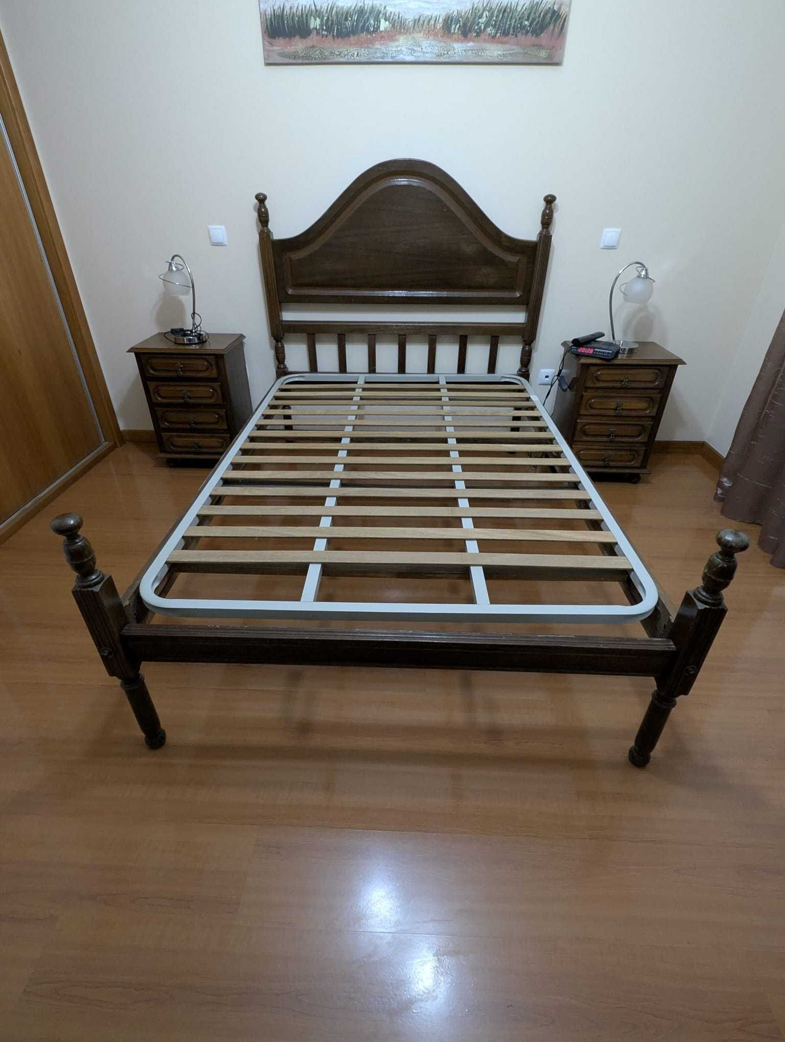 Mobília de quarto usada.