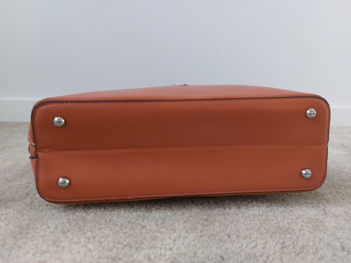 Kuferek camel elegancki NOWY