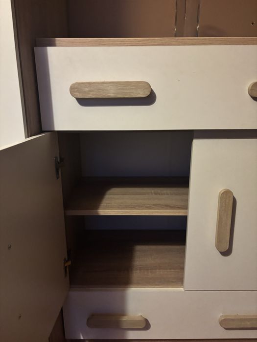 Zestaw mebli do pokoju młodzieżowego