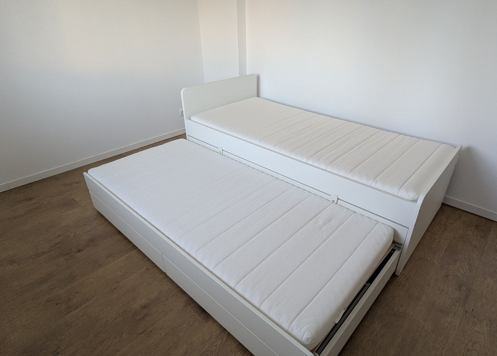 Cama SLÄKT com cama gavetão e 2 gavetas de arrumação