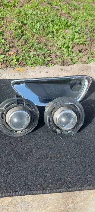 Фара Гранд Черокі ліва з рамкою ПТФ