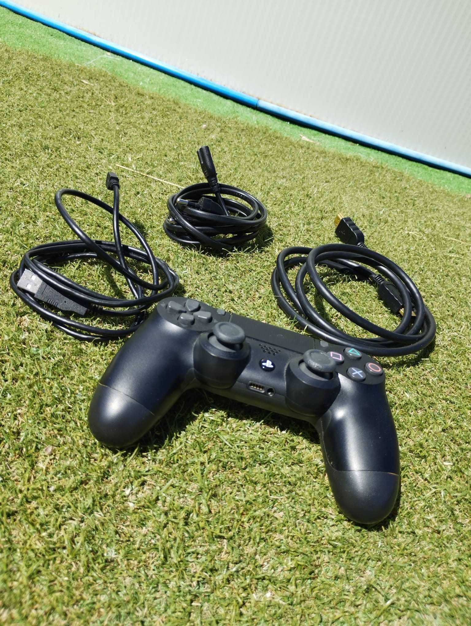 Vendo PS4 PRO 1Tb com pouco uso, e ainda umas ofertas..nao exites !!