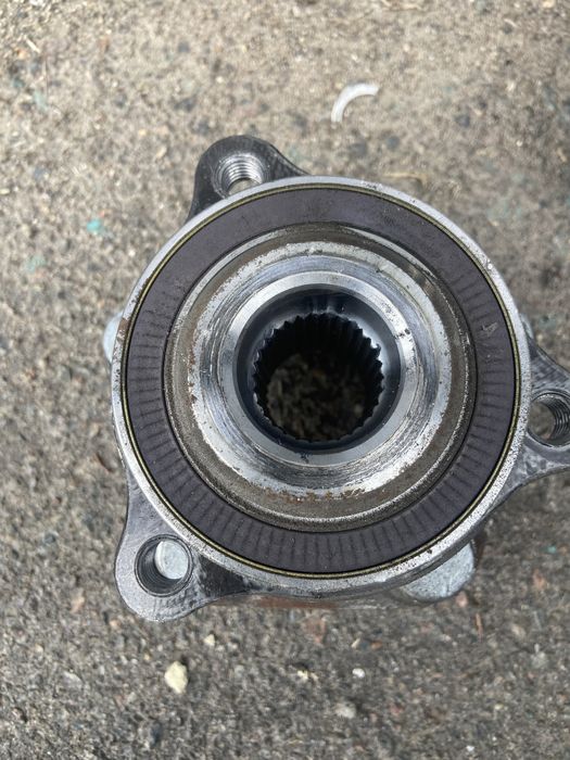 Ступиця, ступичний підшипник Оригінал Tesla Model 3/У