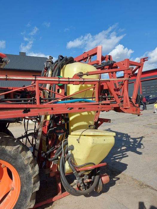 Opryskiwacz 1200L hardi