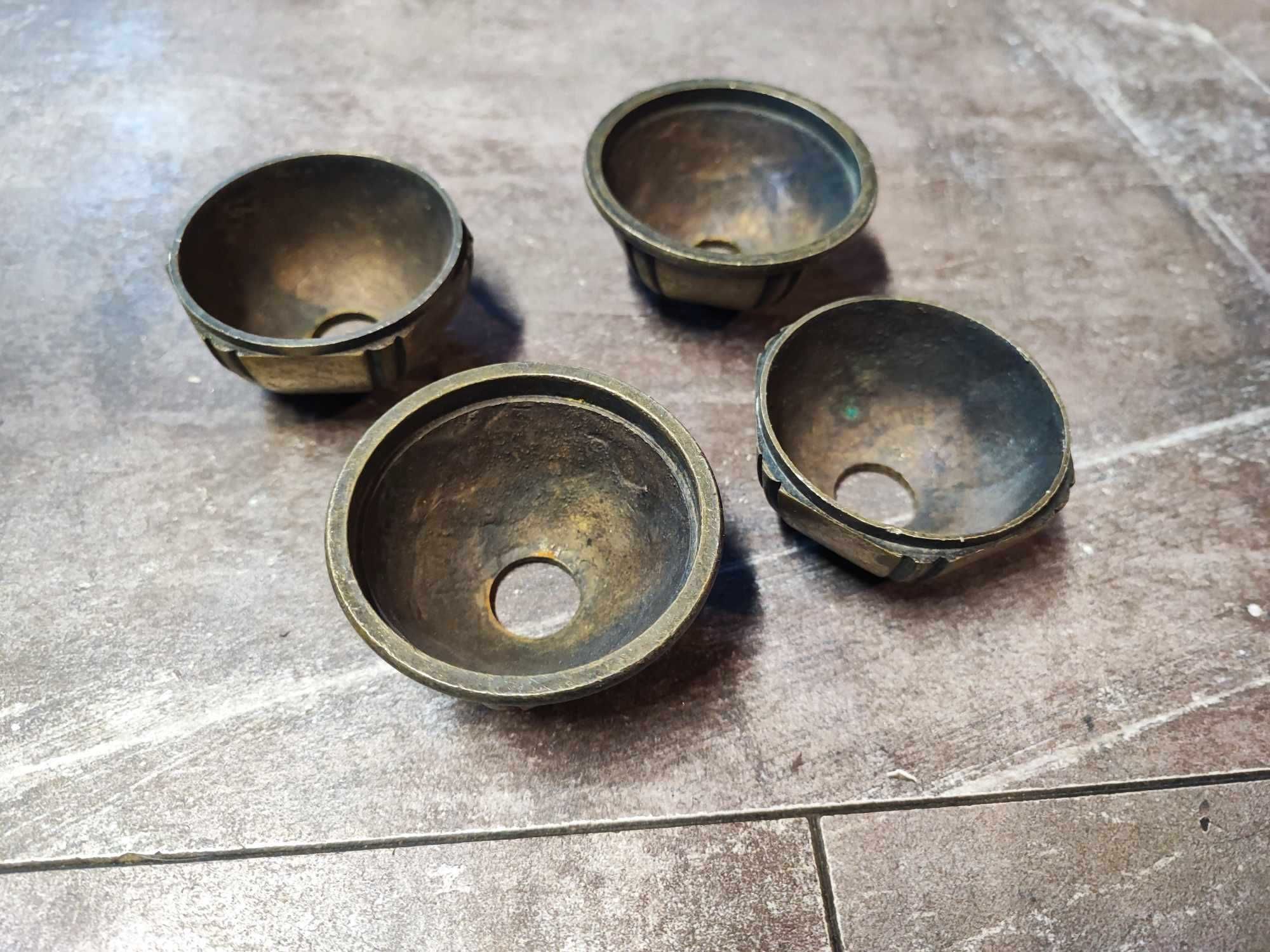 Stara mosiężna podkloszówka rozeta,śr.62 mm.wys.3,5 cm.cena za 1 szt.