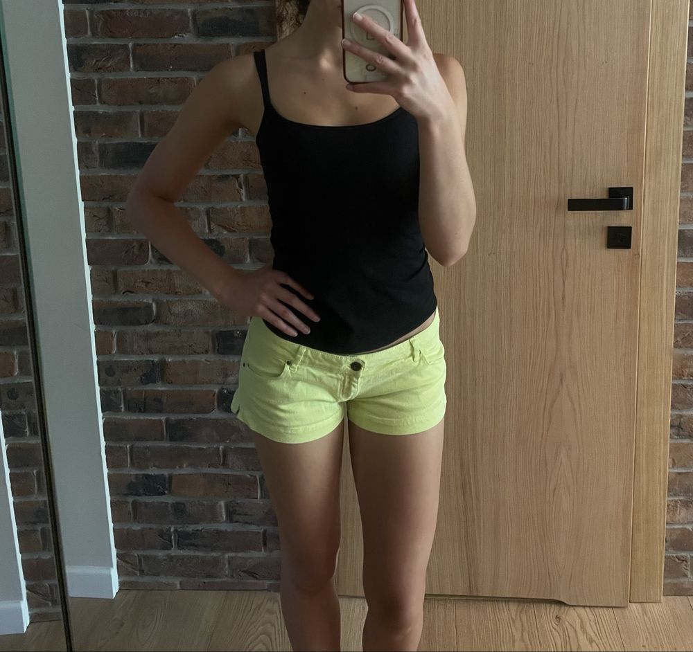 Limonkowe krótkie spodenki calzedonia M