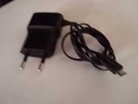 ładowarka do telefonu z końcówką mikro USB