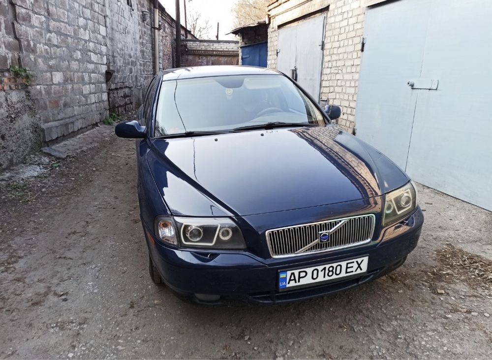 Автомобиль Volvo s80