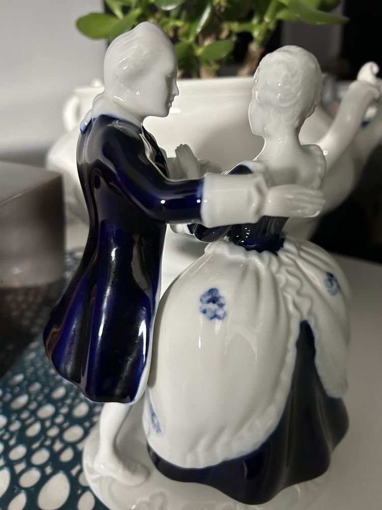 Royal Dux figurka porcelanowa figurka
