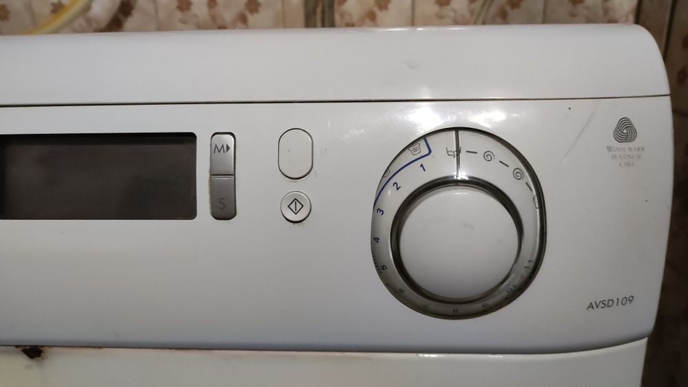 Пральна машинка автоматична  Ariston AVSD109