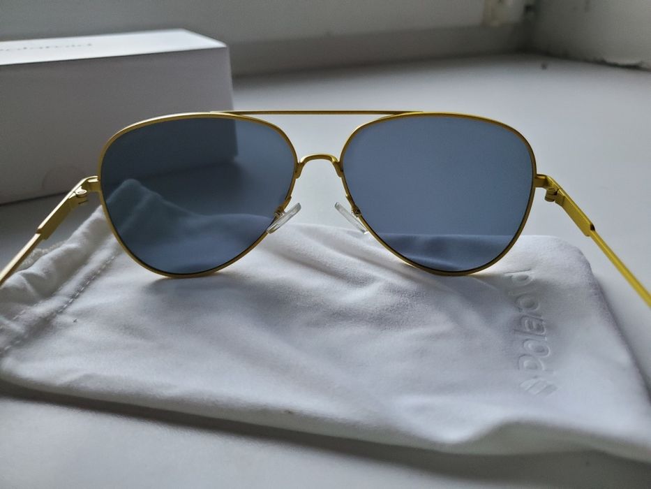 Сонцезахисні окуляри Polaroid