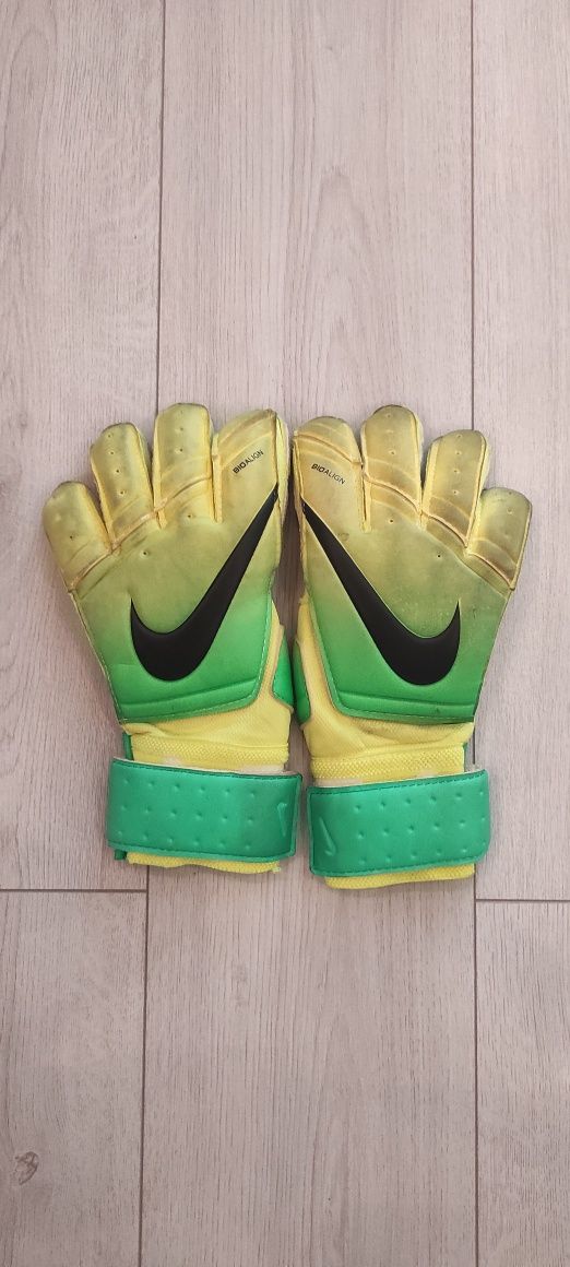 Вратарские перчатки Nike GK Vapor Grip 3