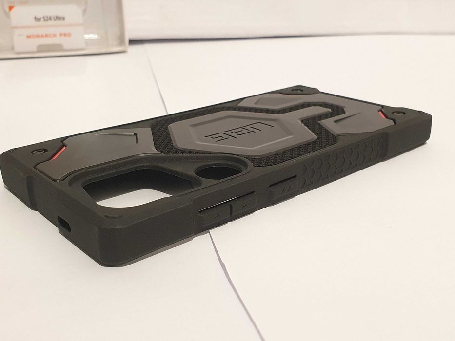 UAG Monarch PRO etui pancerne SAMSUNG S24 ULTRA kevlar czarne plecki