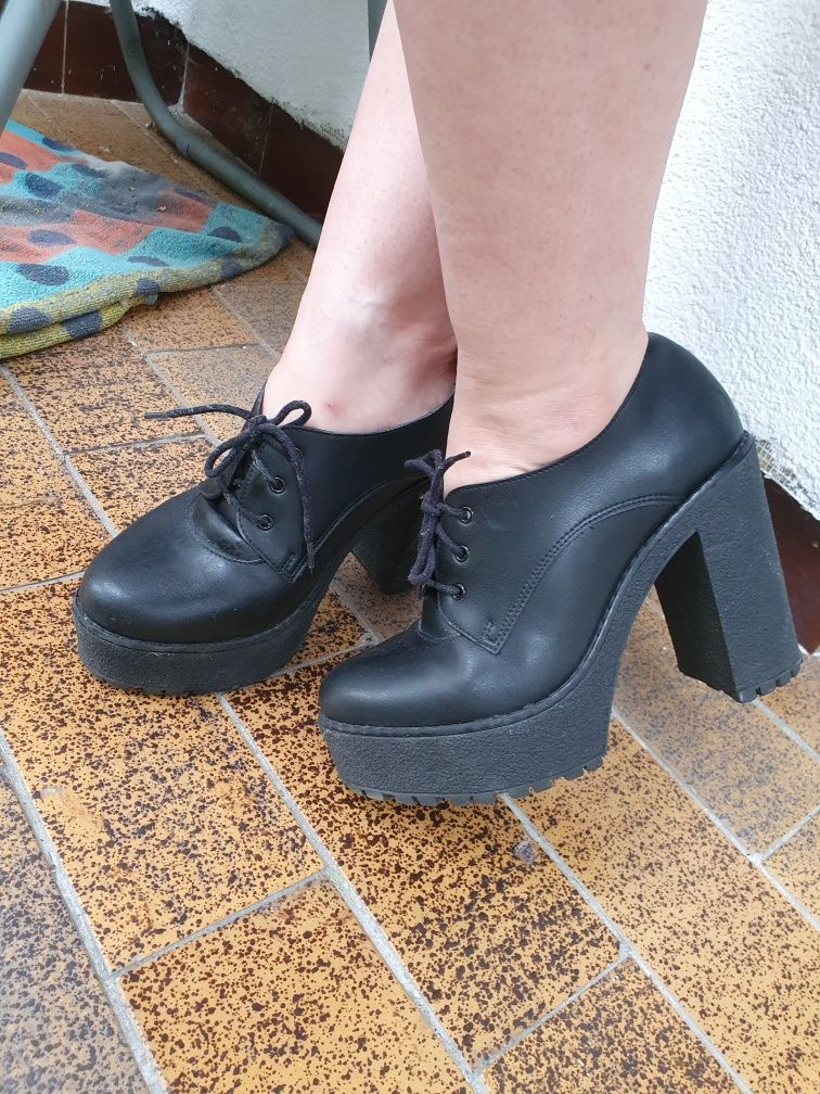 Gotyckie buty Altercore Trixie Vegan obcasy z platformą dark academia