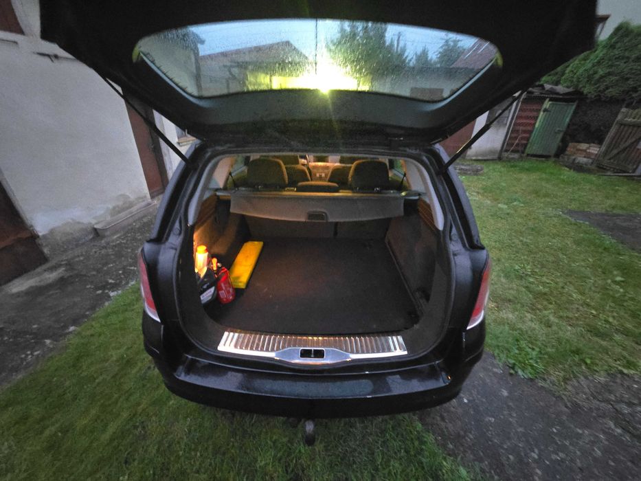 Opel Astra H 1.6 16V (105 KM) Twinport 2005 rok