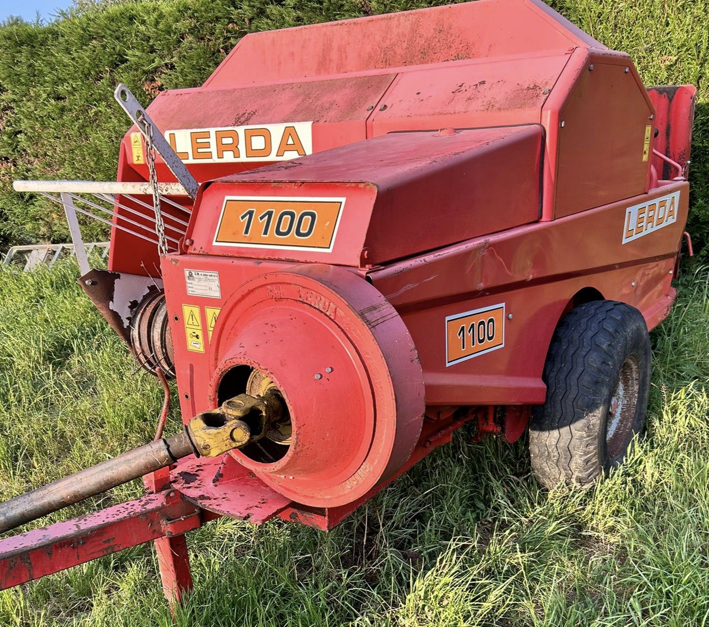 Enfardadeira LERDA 1100 em excelente estado