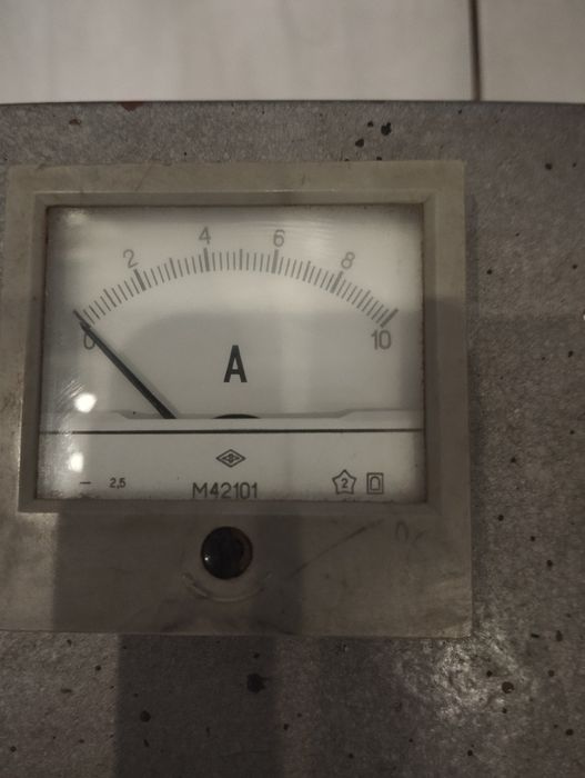 Зарядний пристрій 12 вольт