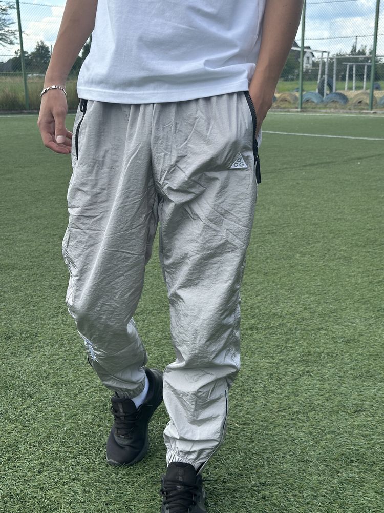 Штани Nike ACG.