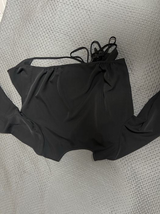 Блуза з відкритою спинкою з завʼязками