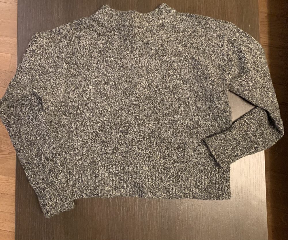 Krótki sweter, rozmiar XS