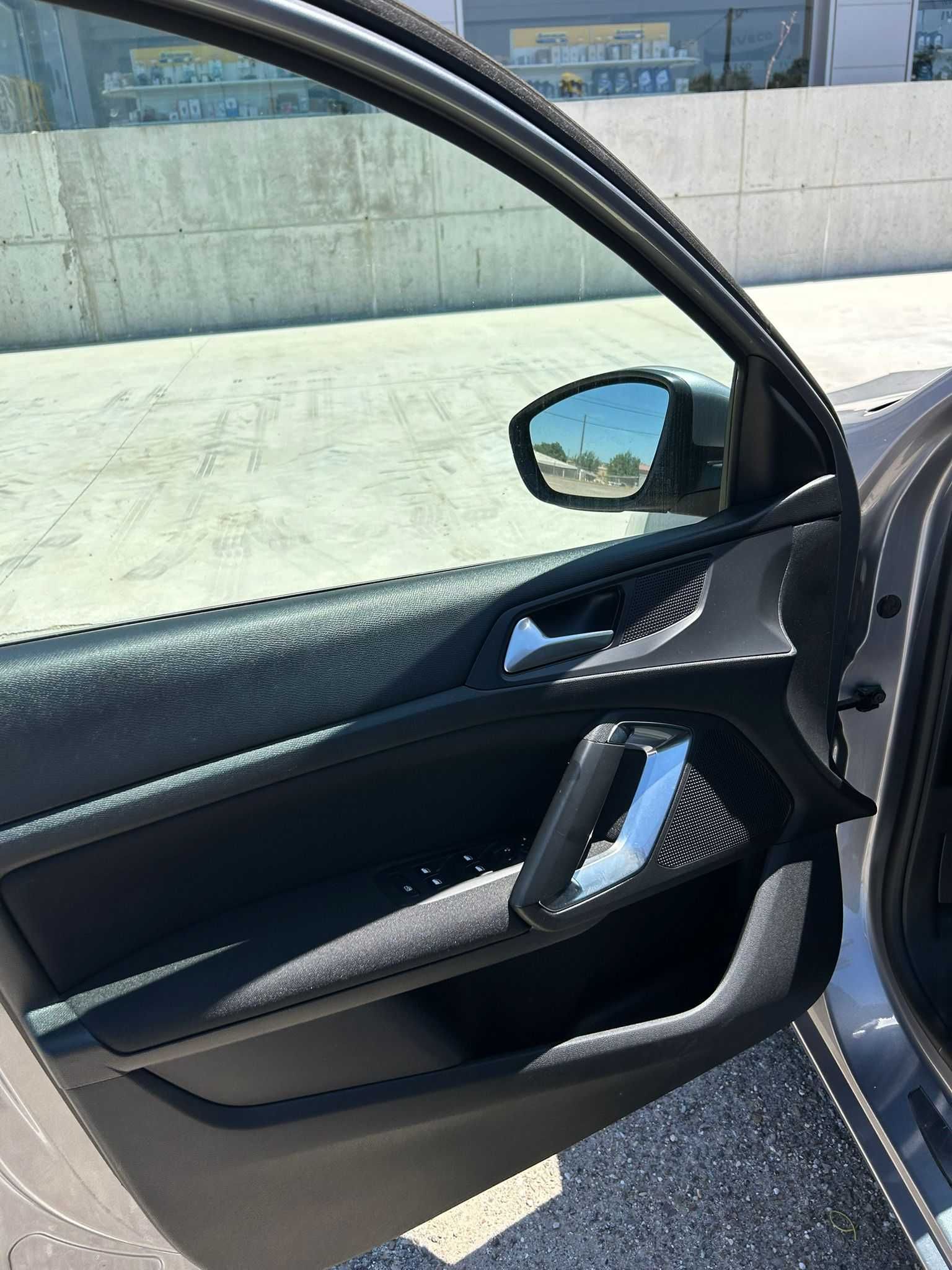 Peugeot 308 1.5 BLUEHDI 100 estilo SW
