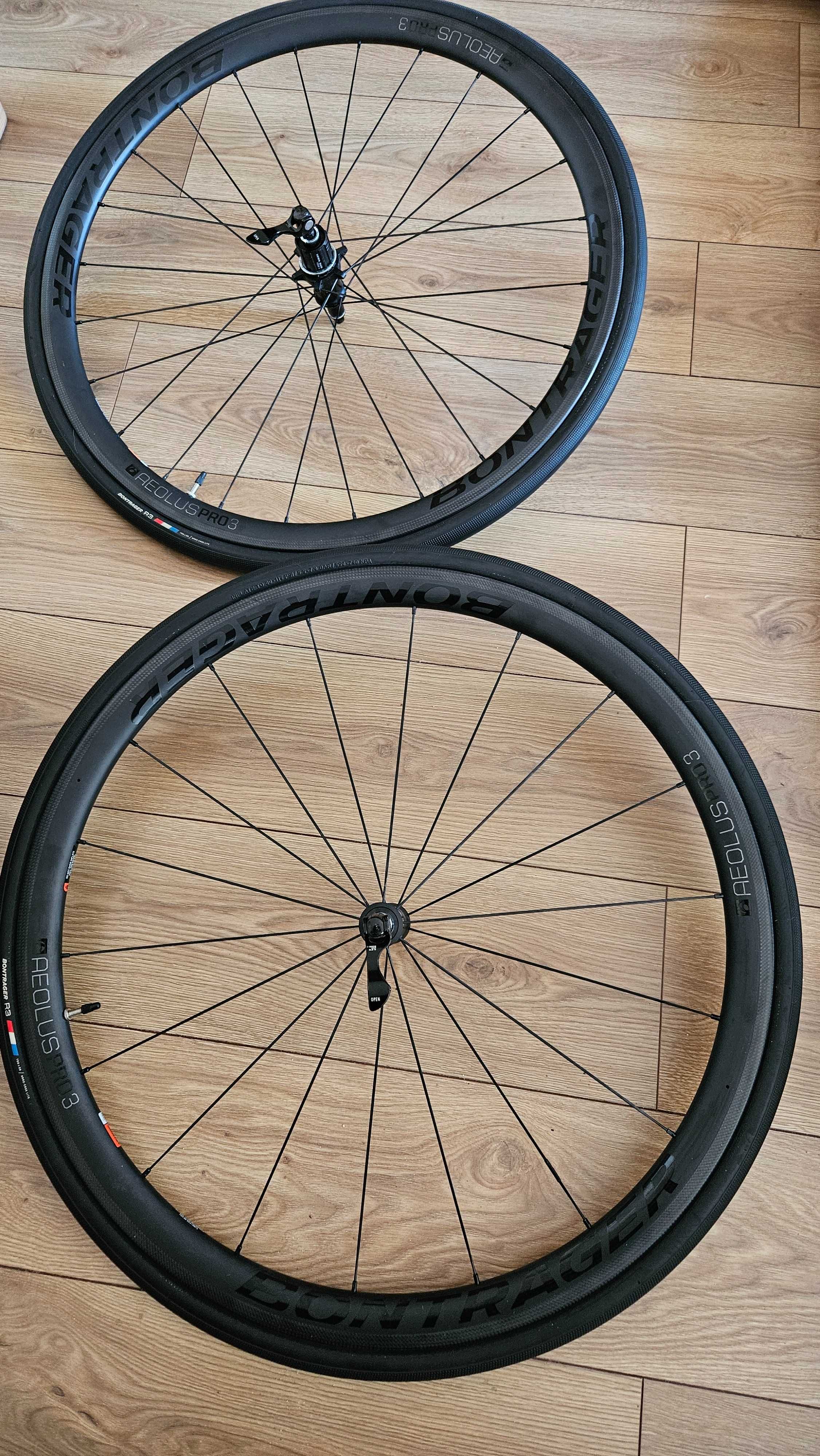 Felgi Bontrager Aeolus pro 3, carbon, opony Bontrager R3, klocki.