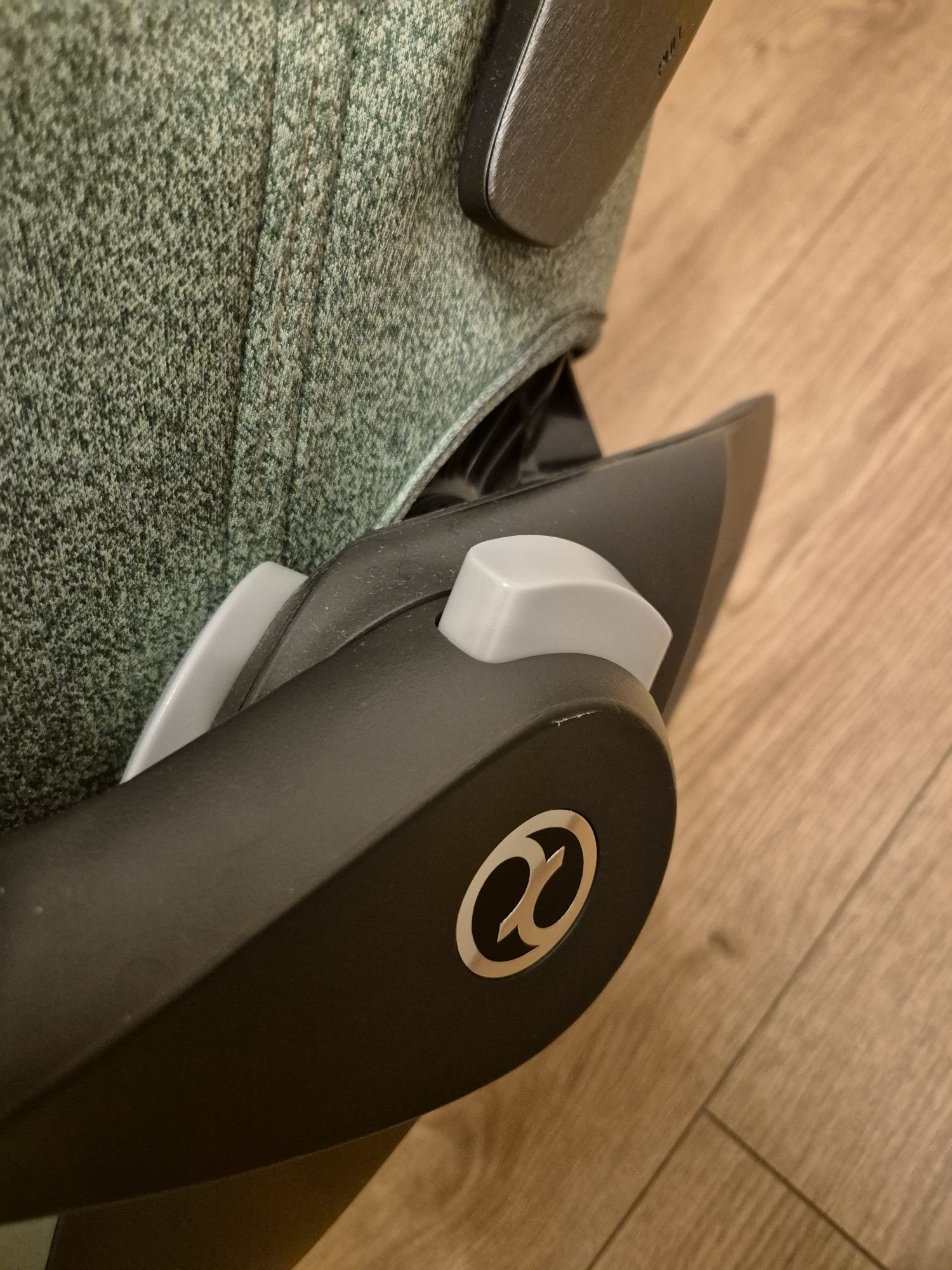 Fotelik cybex cloud T i-size Plus leaf green