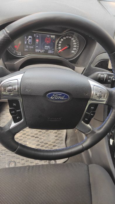 Ford S max titanium. 2011