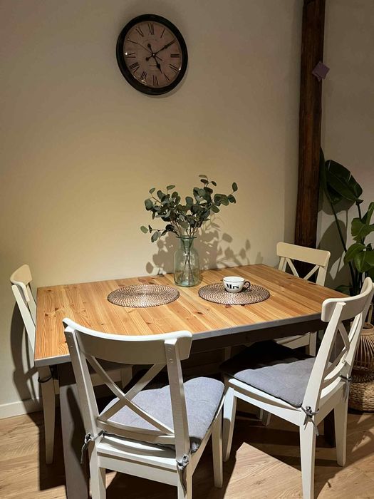 Stół rozkładany STORNAS + 4 krzesła *STAN BDB*