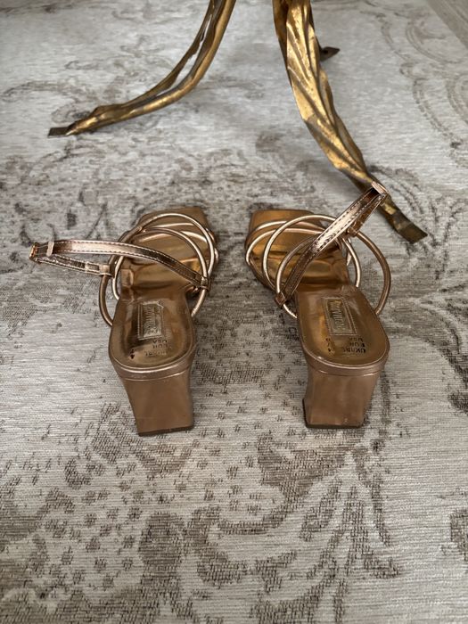 Primark różowe miedziane złote sandałki na obcasie paseczki obcas rose