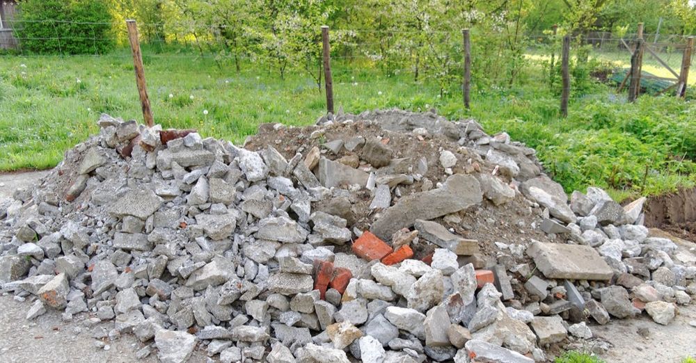 Faço demolições e limpo tudo tipo de entulho