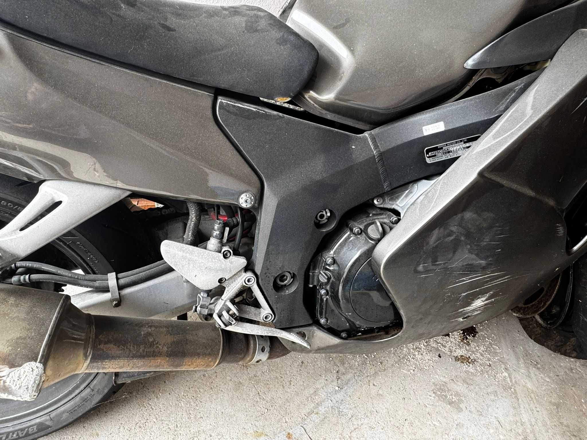 Honda CBR1100XX Peças