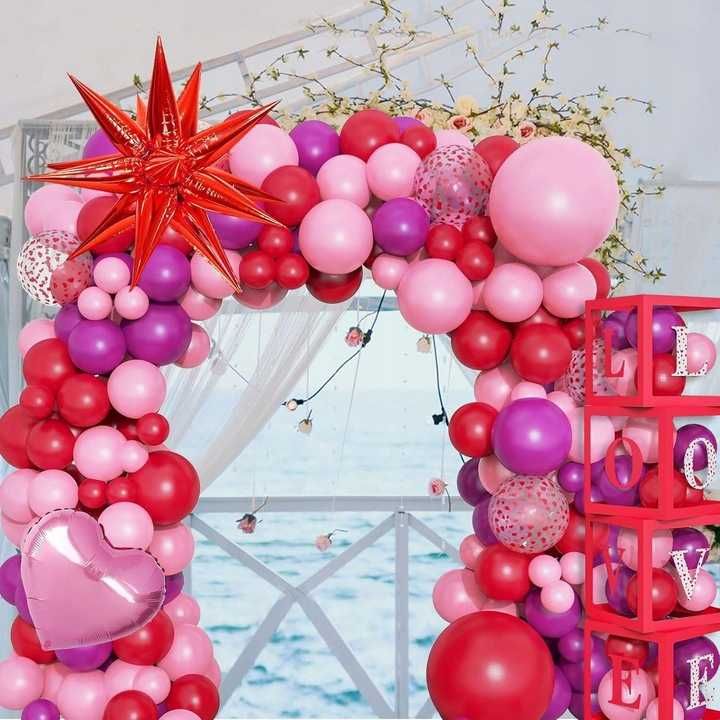 Balony urodzinowe dekoracja ścianki motyw miłosny zestaw 142szt