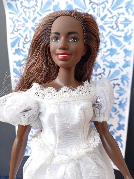Barbie Fashionista Curvy
