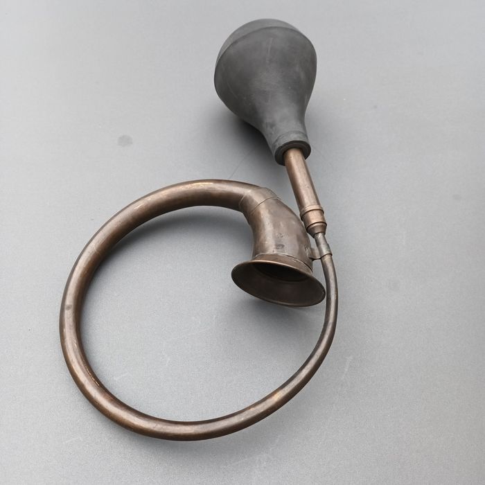 Trąbka sygnałową stara