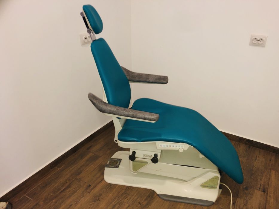 Стоматологічне оглядове крісло Planmeca